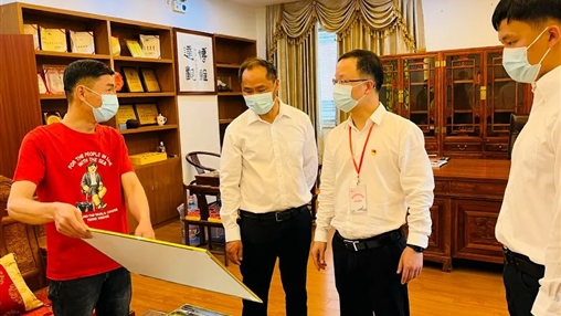 惠安縣委常委、組織部部長(cháng)洪亞清蒞臨百裕集團研發(fā)中心調研指導工作